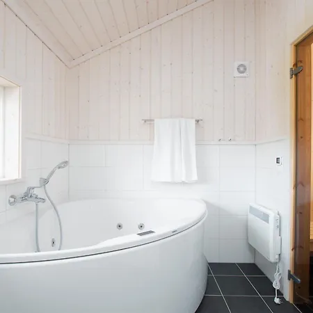 Holiday home Vital D Mit 4 Schlafzimmern Fuer 10 Personen *